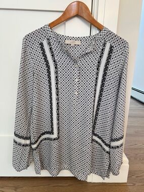 LOFT Black and White Printed Button-Front Blouse